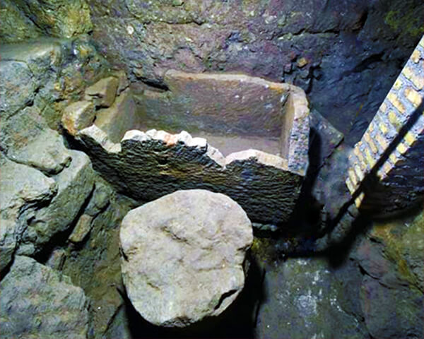 Tomba di Romolo nel foro romano
